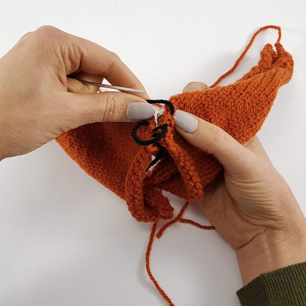 Toy Knitting Top Tips | Mattress stitch 5
