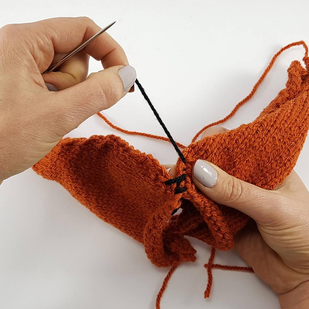 Toy Knitting Top Tips | Mattress stitch 6